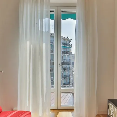 Charming One Bedroom In Appartement Milan