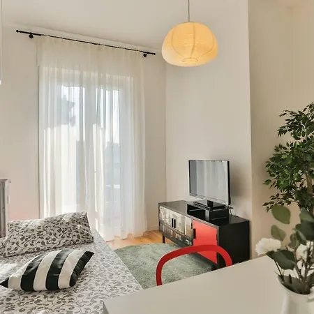Charming One Bedroom In Appartement *